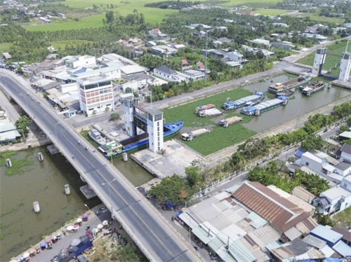 Ngắm âu tàu Rạch Chanh lớn bậc nhất Đông Nam Á vận hành trong mùa hạn mặn