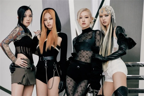 BTC concert của BLACKPINK lên tiếng về hình ảnh 'đường lưỡi bò' trên website