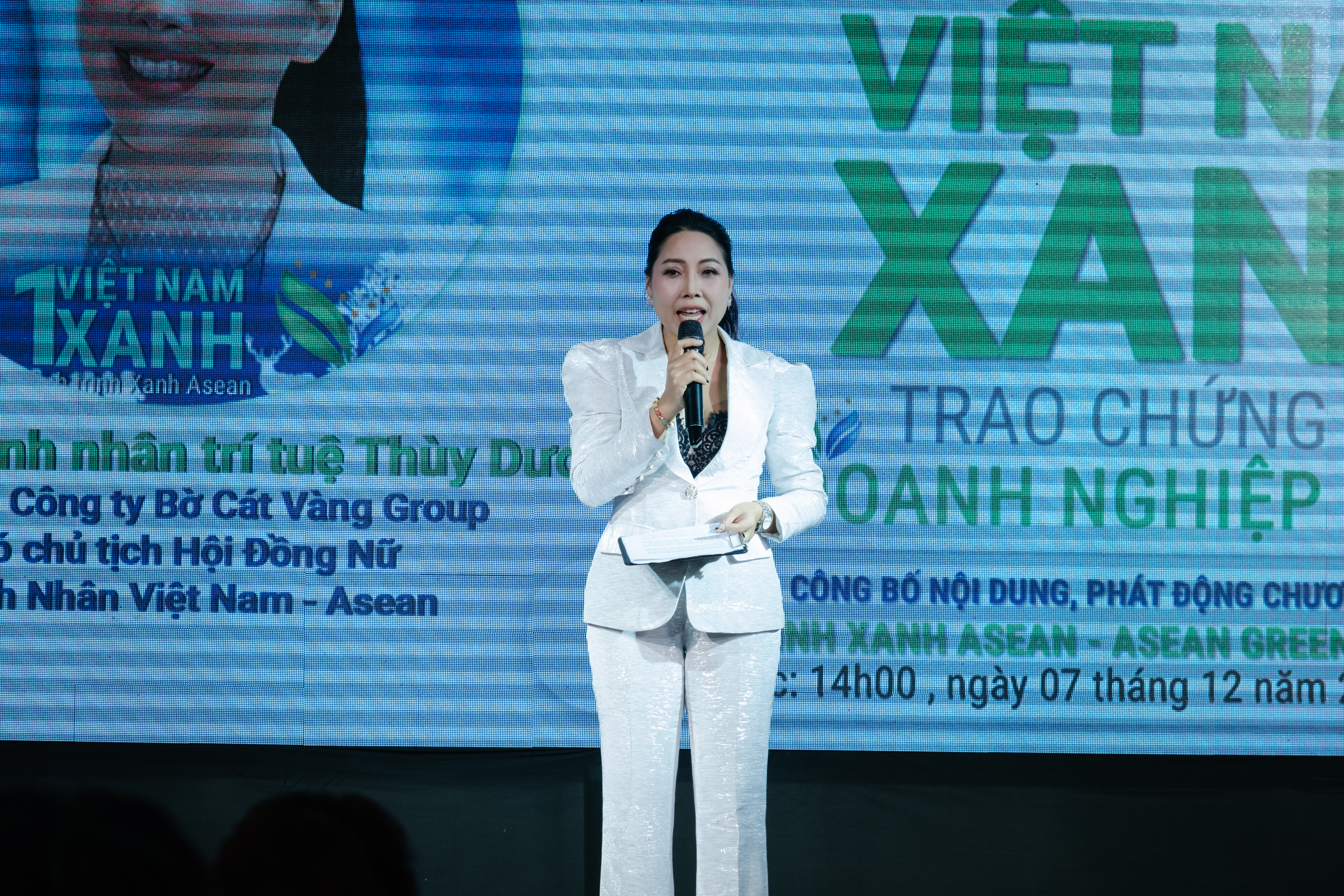 Hoa Hậu Nguyễn Thị Nhuần – Đại Sứ Xanh – Khỏe – Đẹp Truyền Cảm Hứng Cho Cộng Đồng Doanh Nhân Toàn Cầu