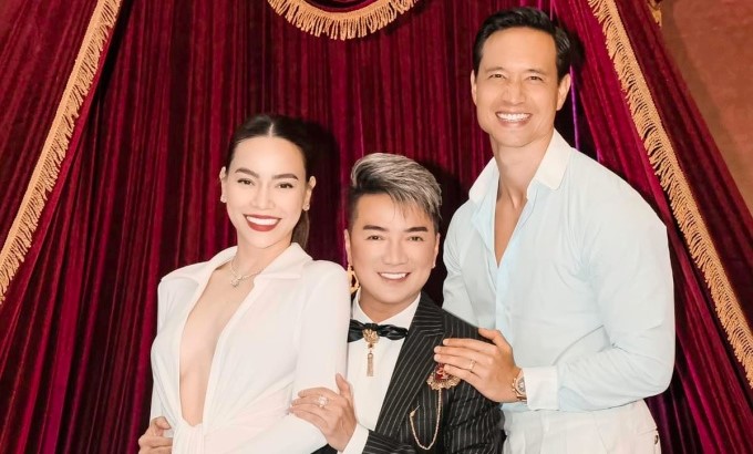  Hồ Ngọc Hà mặc 'thả rông' đến mừng Đàm Vĩnh Hưng