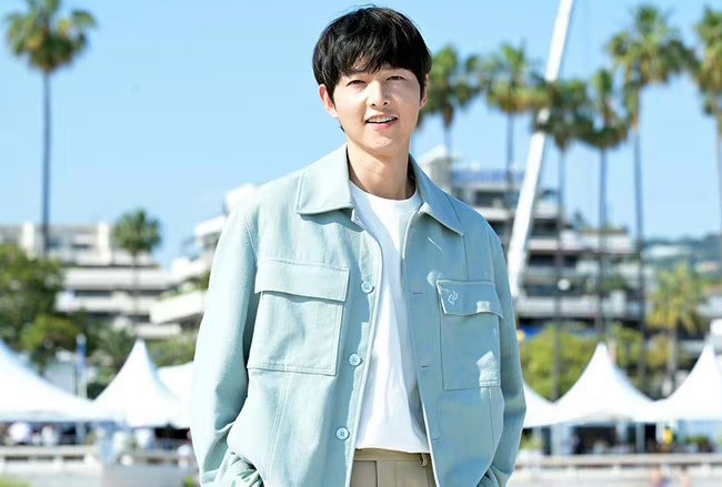 Vợ đi cùng Song Joong Ki tới Cannes