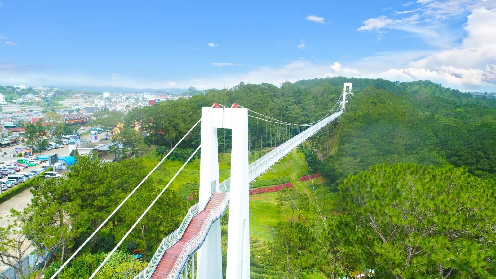 Đà Lạt: Khai trương cầu đáy kính nối Thung lũng Tình Yêu với Đồi Mộng Mơ