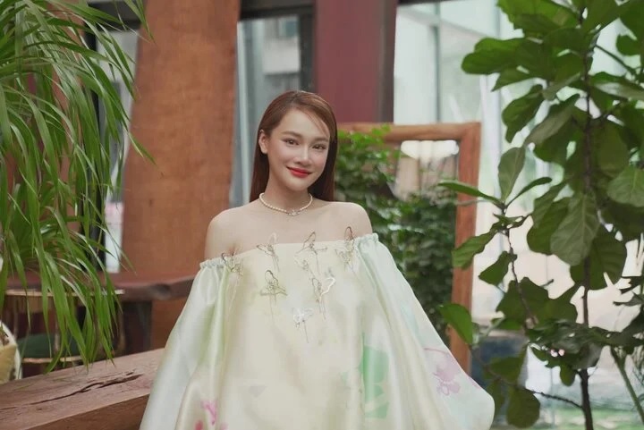 Nhã Phương khoe nhan sắc xinh đẹp ở tháng cuối thai kì