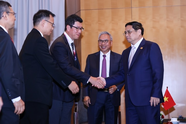 Thủ tướng tiếp lãnh đạo 3 tập đoàn lớn của Indonesia	