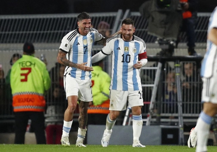 Messi sút phạt ghi bàn giúp Argentina đánh bại Ecuador