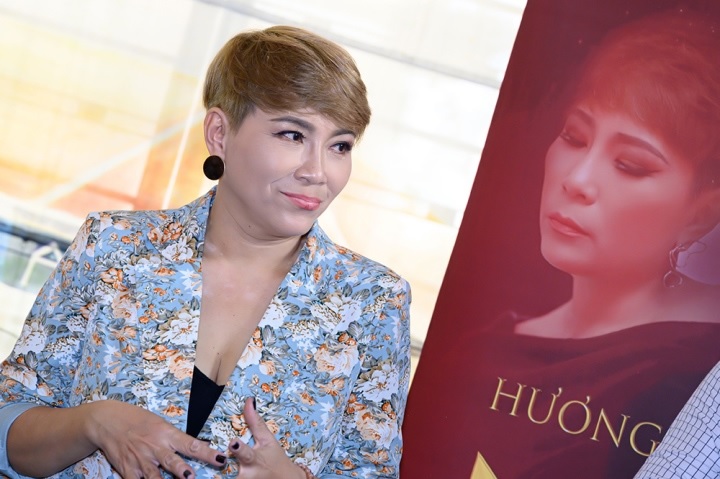 'Sầu nữ phòng trà' Hương Giang làm liveshow kỷ niệm 25 năm ca hát